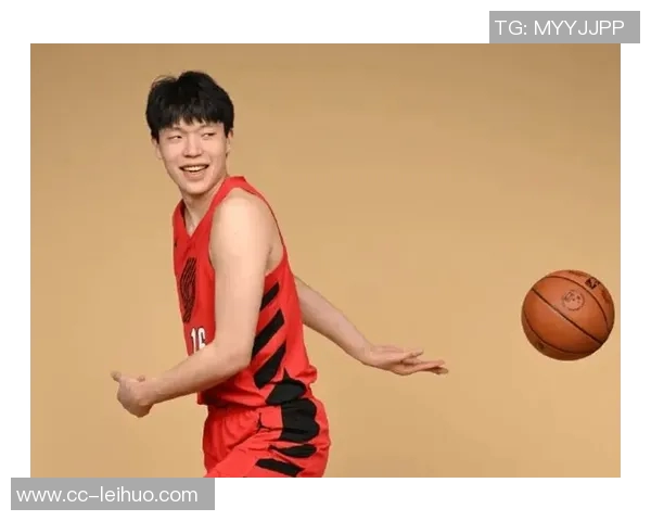 杨瀚森逐渐适应高强度比赛展现出色表现赢得球迷赞誉 杨瀚森逐渐适应高强度比赛展现出色表现赢得球迷赞誉