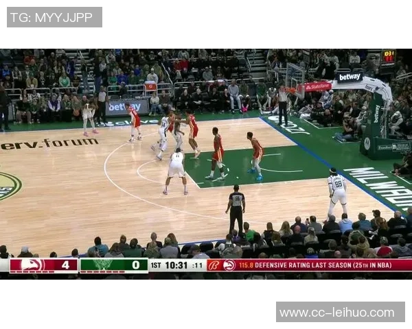 字母哥训练中展现惊人弹跳轻松完成大风车扣篮引发球迷热议 字母哥训练中展现惊人弹跳轻松完成大风车扣篮引发球迷热议