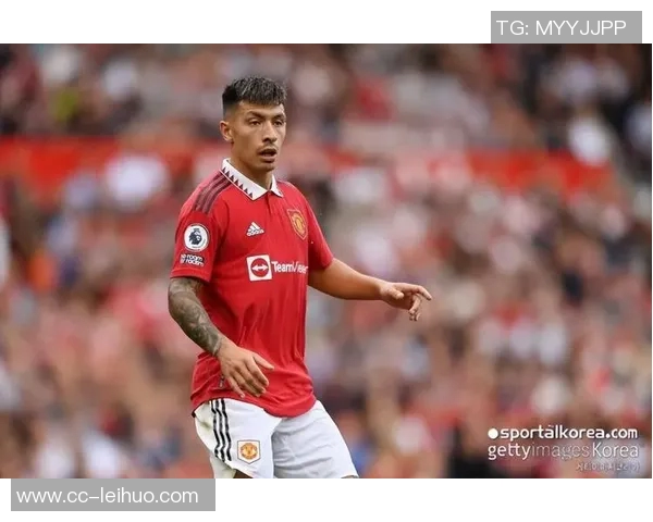 曼联后卫利桑德罗膝伤恢复接近尾声即将重返球队合练 曼联后卫利桑德罗膝伤恢复接近尾声即将重返球队合练