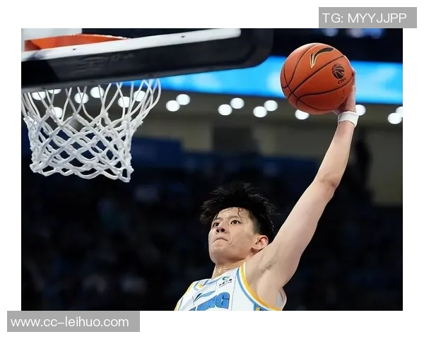 曾凡博NBA中国赛表现平平首战无出手次战坐冷板凳引关注 曾凡博NBA中国赛表现平平首战无出手次战坐冷板凳引关注