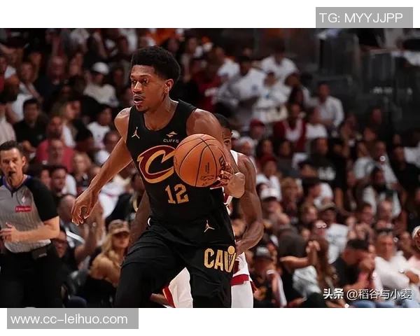 亨特表现出色16投8中三分命中率高达33贡献20分7篮板2抢断正负值高达19