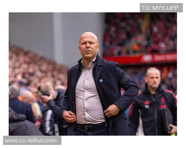 红军主帅斯洛特携家人畅游迪拜享受难得假期 红军主帅斯洛特携家人畅游迪拜享受难得假期