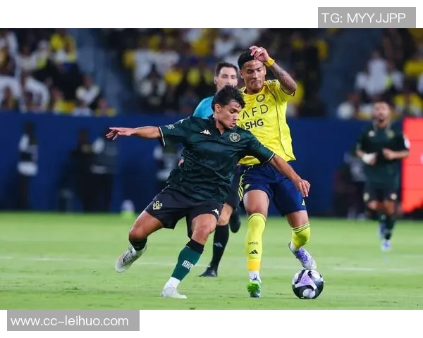 德尚调侃科曼在沙特联赛踢球假期生活引发关注